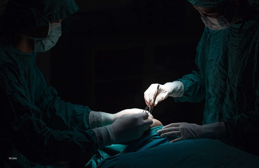 Why Should You Choose a Plastic Surgeon Over a Cosmetic Surgeon?
